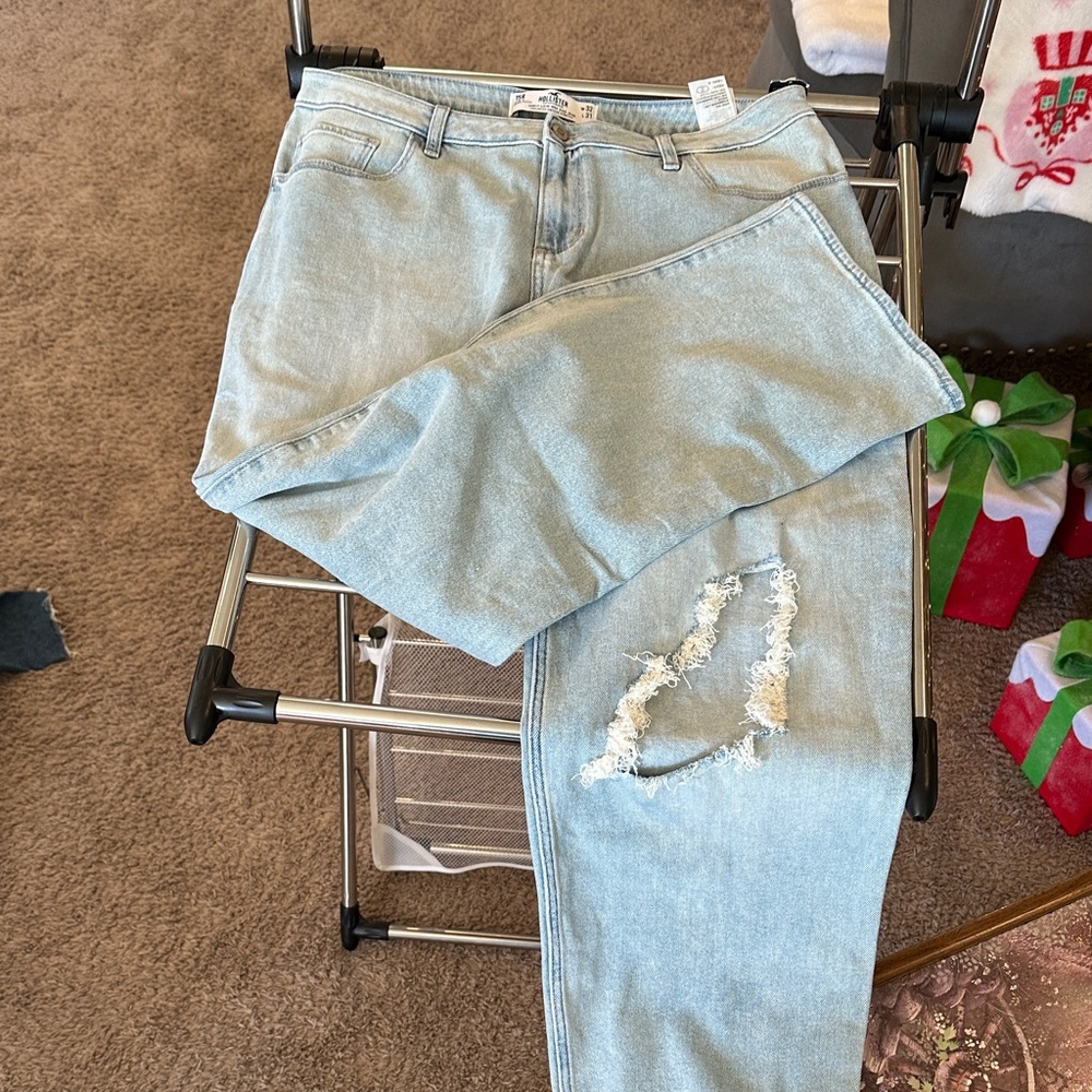 Women’s Hollister Light Blue Curvy Low-Rise Vintage Stretch size 15R—knee hole